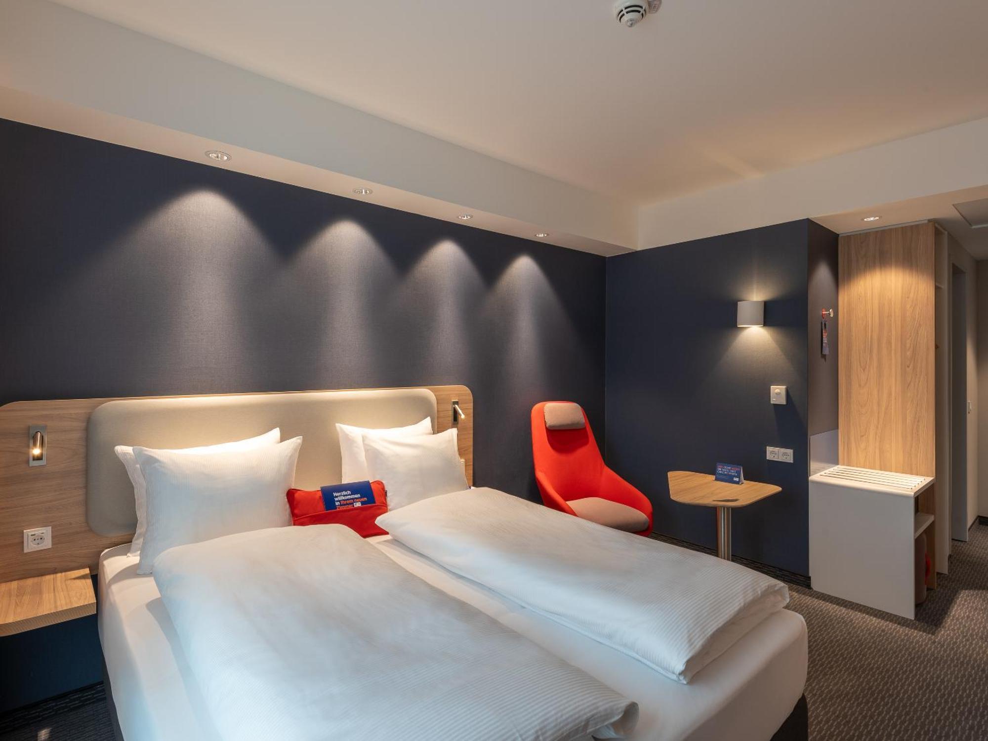 Holiday Inn Express Heilbronn By Ihg Exterior foto